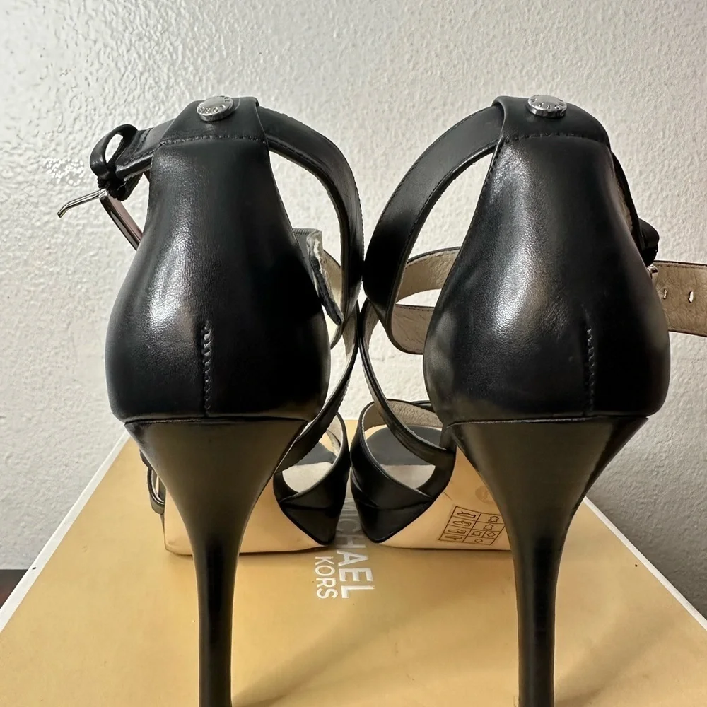 Michael Kors Black Evie Platform Leather High Heeled Size 8 Medium Shoes